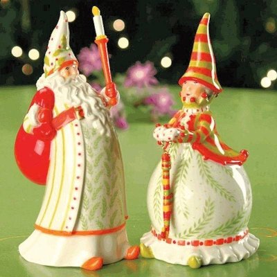 Dash Away Santa & Mrs Claus Christmas Salt & Pepper Set
