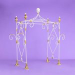 Dash Away North Pole Gateway Displayer or Ornament Stand