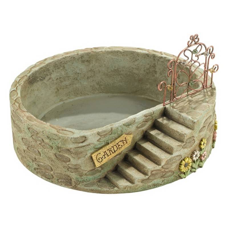 Planter with Metal Gate Fairy Garden Figurine